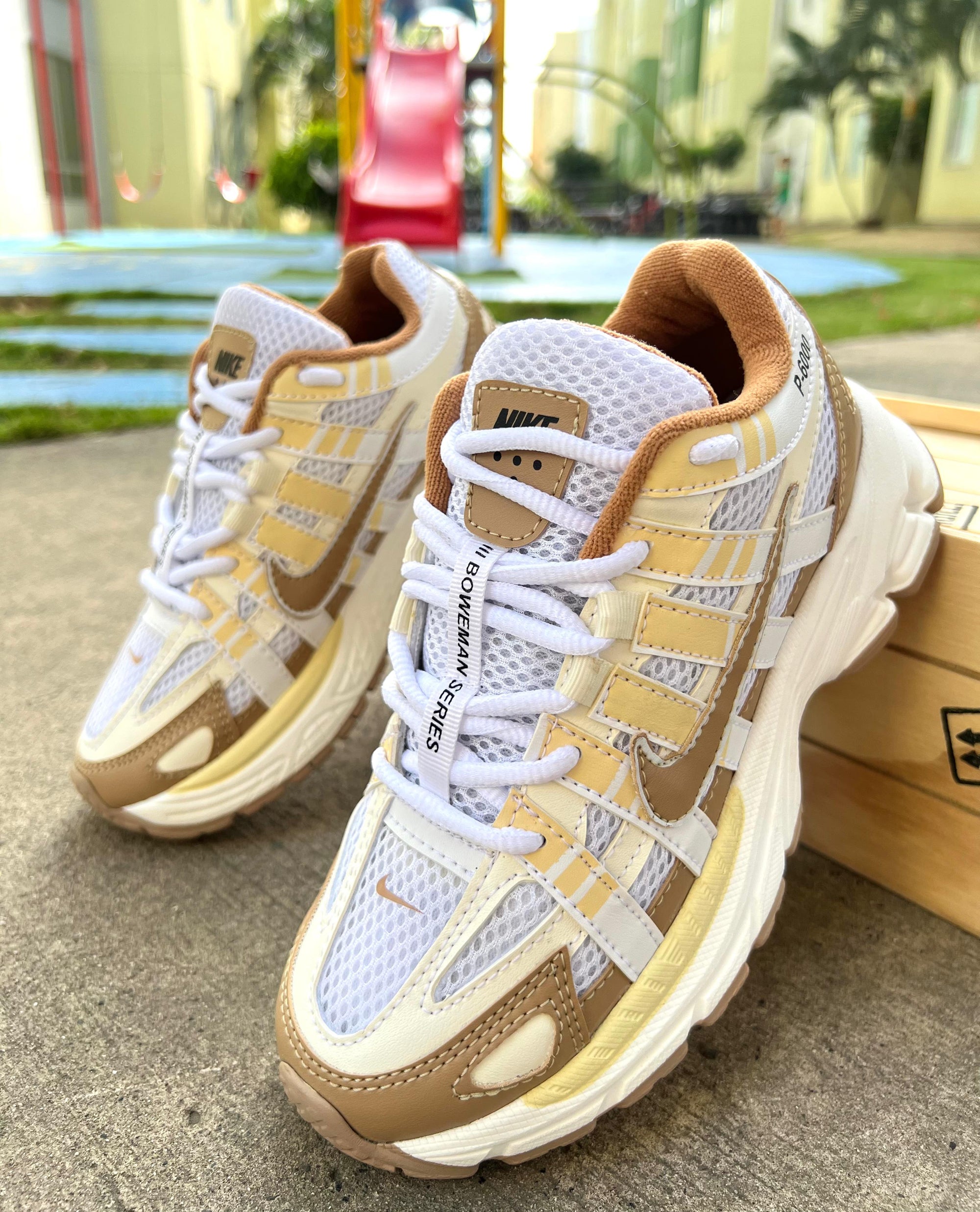 NIKE P600 BEIGE